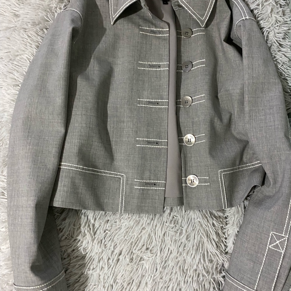 Worth New York, Color gray, Blazer size P & Pants size 4.